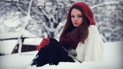 Cold woman redheads sweaters mira