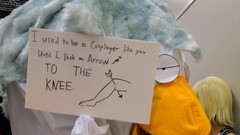 Cosplay arrow to the knee