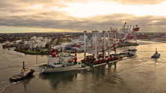 Cranes dock high arriving Resolution portainer swanson