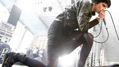 Crystalcastles bamp come onn