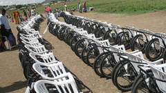 Dark picture person The ) With wearing ing