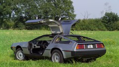 Delorean dmc-12