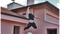 Design Istanbul Internet vintage USA jumping artwork arms raised