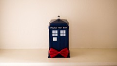 Doctor Who Objects bows tardis scale models