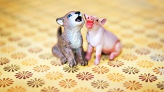 Dogs chihuahua figurines pigs sculptures on all fours