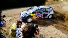 Drifting cars racing Red