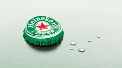 Drinks heineken beers