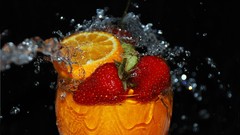 Drinks strawberries fruits splashes