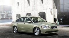 Drive cars Volvo vehicles