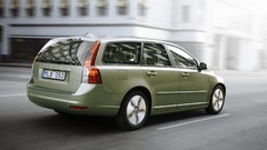 Drive cars Volvo vehicles