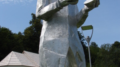 Dsc birthplace monument in