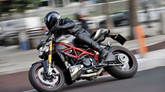 Ducati racing motorbikes Ducati Streetfighter