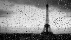 Eiffel Tower rain glass