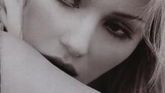 Elisha cuthbert monochrome