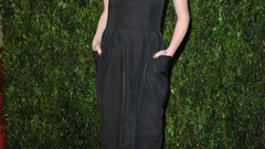 Emma stone lipstick earrings