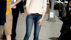 Emma stone Umbrellas woman