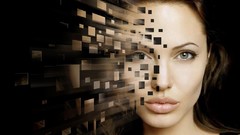 Explosion Angelina Jolie jolie