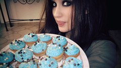 Eyes woman brunettes cupcakes