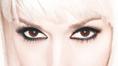 Eyes woman close-up Celebrity gwen stefani blondes singers bangs