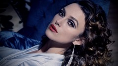 Faces brunettes woman close-up