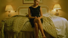 Feet fingers woman Scarlett