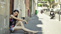 Feet woman dress sunglasses legs brunettes