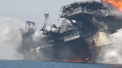 Fire catastrophe explosion Oil