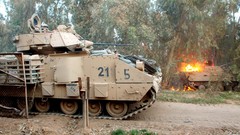 Fire War Army tanks Iraq wrecks