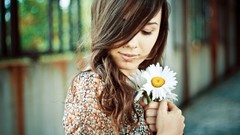 Flowers woman brunettes