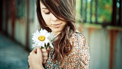 Flowers woman Daisy faces brunettes models