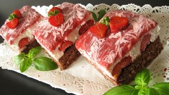 Food strawberries cakes