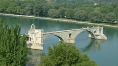 France architecture avignon