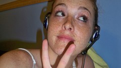 Freckles V sign headsets