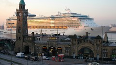 Freedom ships hamburg Cruiser