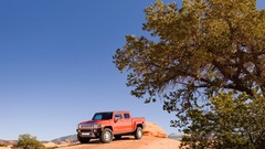 Front alpha Hummer H3T