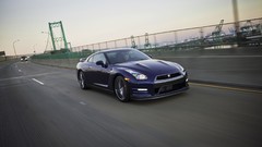 Front Nissan GT-R R35