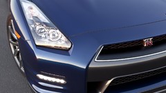 Front Nissan GT-R R35