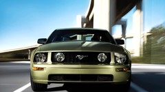 Front vehicles Ford mustang