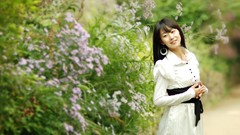 Glass woman earrings asians