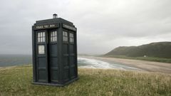 Grass tardis Doctor Who