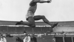 Grayscale Jesse Owens monochrome