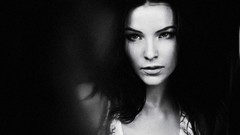 Grayscale Ulya I Klodi Monsoon