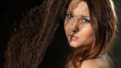 Green eyes brunettes