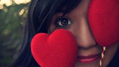 Green eyes brunettes