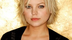 Green woman green eyes