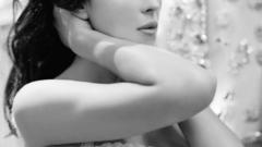 Greyscale Monica Bellucci monochrome