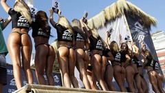 Groups woman ass Competition t-shirts blondes chile brunettes 