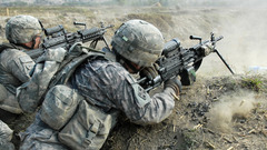 Guns fight soldiers military M249 US Army Elcan Optical 