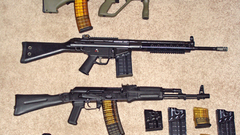 Guns P90 Steyr Aug