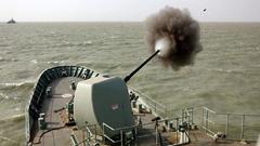 Guns ships Navy vehicles
